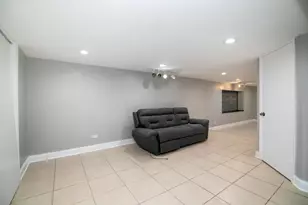 8021 W 91st St, Hickory Hills, IL 60457 - Photo 20