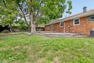 8021 W 91st St, Hickory Hills, IL 60457 - Photo 28