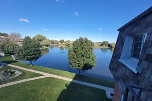 9368 Bay Colony Dr, Des Plaines, IL 60016 - Photo 14