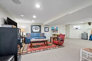 2715 W Morse Ave, Chicago, IL 60645 - Photo 26