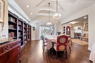 2715 W Morse Ave, Chicago, IL 60645 - Photo 8