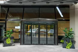 345 W Fullerton Pkwy, Chicago, IL 60614 - Photo 2
