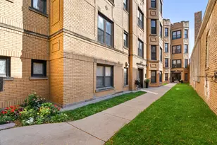 1655 N Fairfield Ave, Chicago, IL 60647 - Photo 2