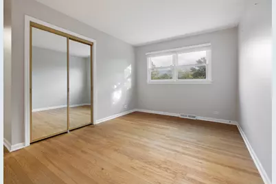 2206 W Lawrence Lane, Mount Prospect, IL 60056 - Photo 22