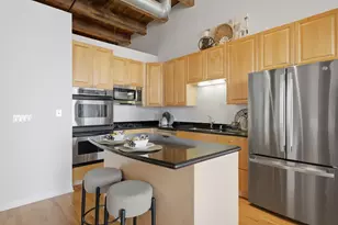 520 W Huron St, Chicago, IL 60654 - Photo 8