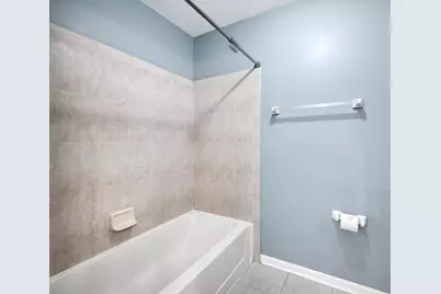 145 Tanglewood Drive, Glen Ellyn, IL 60137 - Photo 16