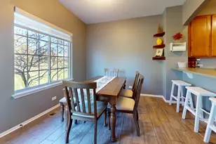 6052 Canterbury Ln, Hoffman Estates, IL 60192 - Photo 6