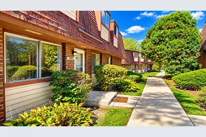 2568 Berkshire Court #2568, Waukegan, IL 60087 - Photo 2