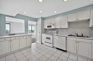 1727 W Crystal Ln, Mount Prospect, IL 60056 - Photo 4