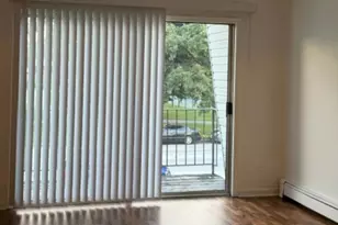 5733 W 103rd St, Oak Lawn, IL 60453 - Photo 2