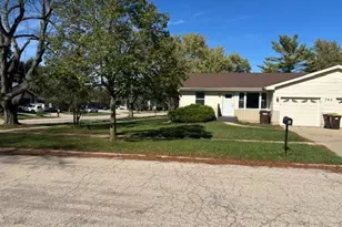 760 W Forest St, Marengo, IL 60152 - Photo 1