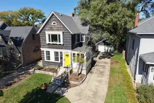 250 Iowa St, Oak Park, IL 60302 - Photo 2