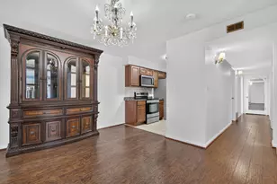 450 W Downer Pl, Aurora, IL 60506 - Photo 2