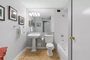 1250 N Dearborn St, Chicago, IL 60610 - Photo 12