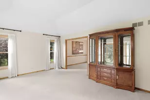 7810 Regency Grove Dr, Darien, IL 60561 - Photo 10