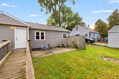 2111 Sherman Avenue, Rockford, IL 61101 - Photo 14