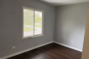 3401 Seine Ct, Hazel Crest, IL 60429 - Photo 6