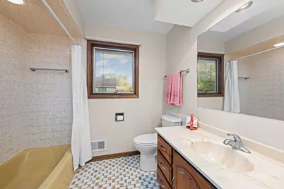 330 Ventura Club Drive, Roselle, IL 60172 - Photo 20