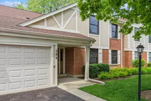 586 Williamsburg Ct, Wheeling, IL 60090 - Photo 1