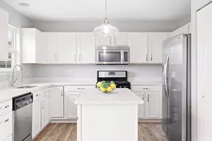 193 Bloomfield Dr, Woodstock, IL 60098 - Photo 10