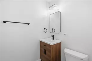 77 E 16th St, Chicago, IL 60616 - Photo 16