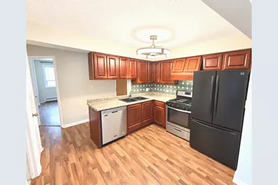 9 Cedar Court #7, Vernon Hills, IL 60061 - Photo 2