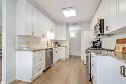 819 Graceland Avenue #406, Des Plaines, IL 60016 - Photo 8
