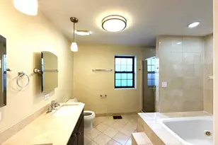 1522 W Superior St, Chicago, IL 60642 - Photo 26