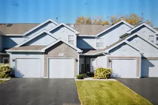 546 Woodhaven Dr, Mundelein, IL 60060 - Photo 1