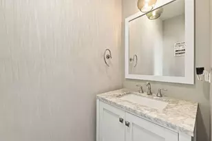 5200 W Eddy St, Chicago, IL 60641 - Photo 20