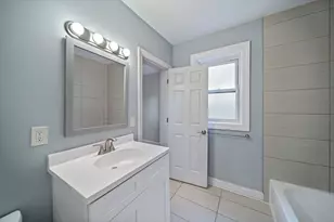 7822 S Kingston Ave, Chicago, IL 60649 - Photo 14