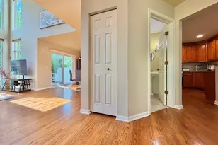 110 Pembroke Cir, Lake Bluff, IL 60044 - Photo 6