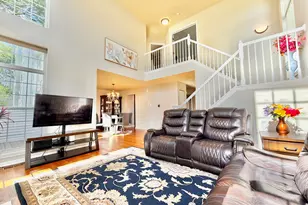 110 Pembroke Cir, Lake Bluff, IL 60044 - Photo 10