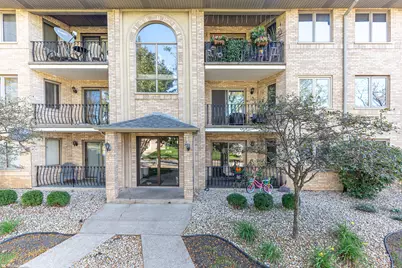 8807 S 79 Avenue #17, Hickory Hills, IL 60457 - Photo 2