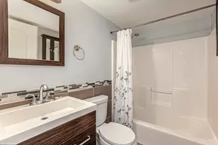 8807 S 79th Ave, Hickory Hills, IL 60457 - Photo 12
