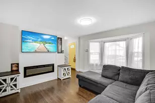 8755 S Merrill Ave, Chicago, IL 60617 - Photo 6