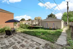 8755 S Merrill Ave, Chicago, IL 60617 - Photo 36