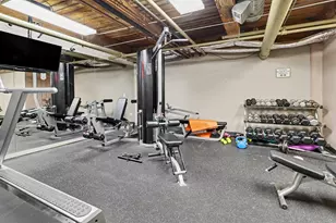 225 W Huron St, Chicago, IL 60654 - Photo 16