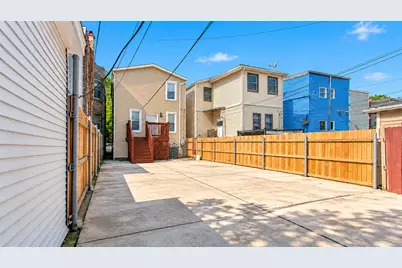 1411 N Keeler Avenue, Chicago, IL 60651 - Photo 4