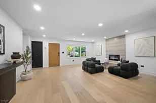 566 Earl Dr, Northfield, IL 60093 - Photo 10