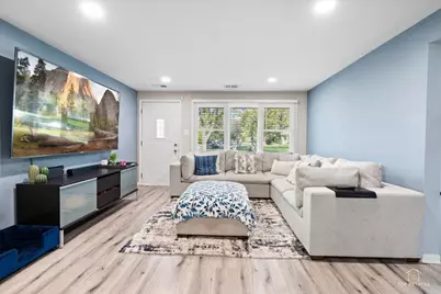 1831 Wedgewood Lane, Schaumburg, IL 60193 - Photo 8