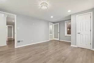 6155 N Meade Ave, Chicago, IL 60646 - Photo 10
