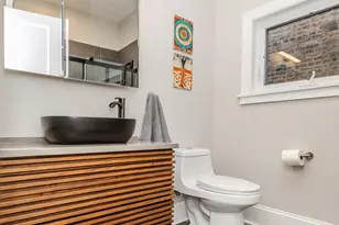 1633 W Winona St, Chicago, IL 60640 - Photo 32