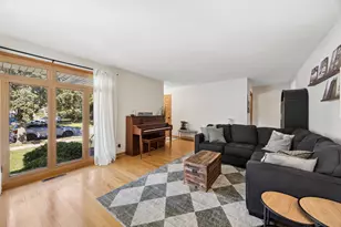 9431 Congress Park Ave, Brookfield, IL 60513 - Photo 4
