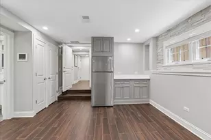 1441 W Wolfram St, Chicago, IL 60657 - Photo 8