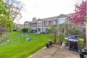73 Woodstone Dr, Buffalo Grove, IL 60089 - Photo 34