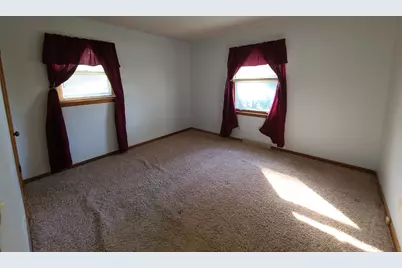945 N Brinton Avenue, Dixon, IL 61021 - Photo 8