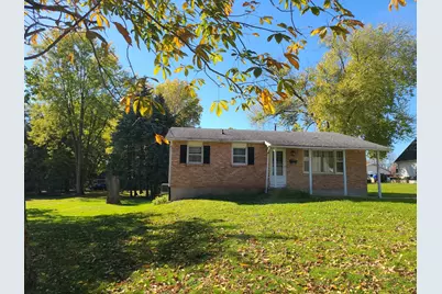 945 N Brinton Avenue, Dixon, IL 61021 - Photo 2