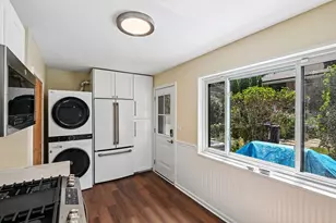 738 Dodge Ave, Evanston, IL 60202 - Photo 8