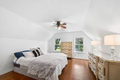1902 E Indiana Street, Wheaton, IL 60187 - Photo 18